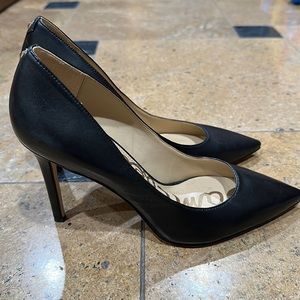 Sam Edelman classic black pumps!